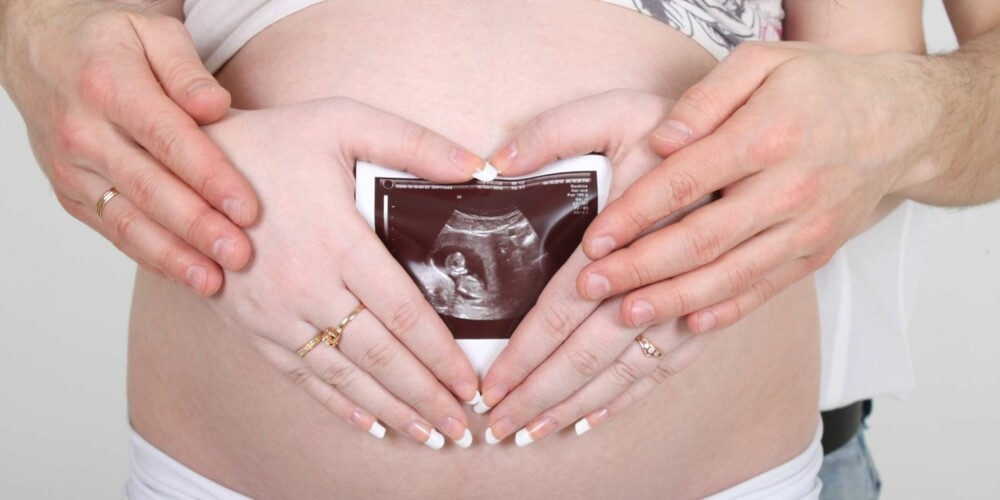 EN ELLER TO: Ultrayden viser bare en baby, men det er ganske sikkert noen som syns de vet bedre. EN ELLER TO: Ultrayden viser bare en baby, men det er ganske sikkert noen som syns de vet bedre.