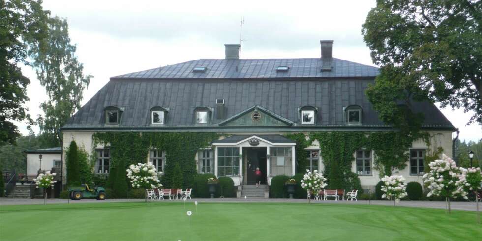 RIMELIG:En sjampanjehelg på svenske herregårder gir deg luksusfølelelsen uten at du trenger å sprenge budsjettet. RIMELIG:En sjampanjehelg på svenske herregårder gir deg luksusfølelelsen uten at du trenger å sprenge budsjettet.