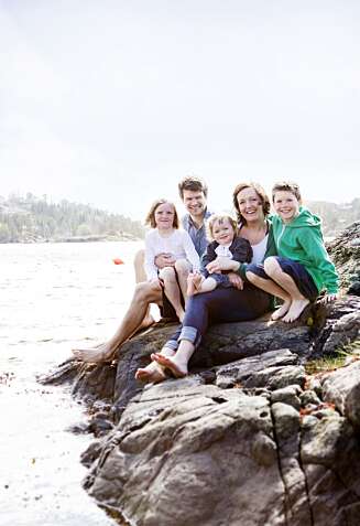 GØY PÅ LANDET: Familien Sælid Fjøsne bruker mye tid ved sjøen og i seilbåten. Fra venstre Anna, Anders, Agnes, Elise og Ola. GØY PÅ LANDET: Familien Sælid Fjøsne bruker mye tid ved sjøen og i seilbåten. Fra venstre Anna, Anders, Agnes, Elise og Ola.