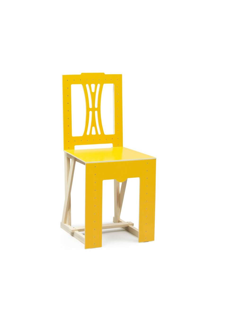 KNALL: Stolen Woodstock var et signalgult innslag. Den er en blanding av tradisjon og ny design, design ved Lars Stensø, woodstock.se KNALL: Stolen Woodstock var et signalgult innslag. Den er en blanding av tradisjon og ny design, design ved Lars Stensø, woodstock.se