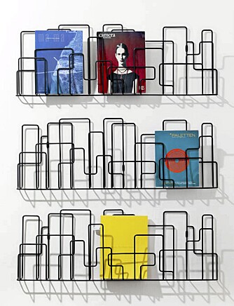 URBAN HYLLE: Tidsskrifthylle City Sunday inspirert av storbyens silhuetter. Lakkert stål, 860 sek fra designonline.se. URBAN HYLLE: Tidsskrifthylle City Sunday inspirert av storbyens silhuetter. Lakkert stål, 860 sek fra designonline.se.