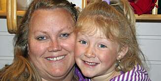 TRE I GARDEROBEN: Sarah Lill (6) er utadvendt og aktiv, og det skal ikke mye til for å motivere henne til å være med, sier mamma Nina Elnan. TRE I GARDEROBEN: Sarah Lill (6) er utadvendt og aktiv, og det skal ikke mye til for å motivere henne til å være med, sier mamma Nina Elnan.