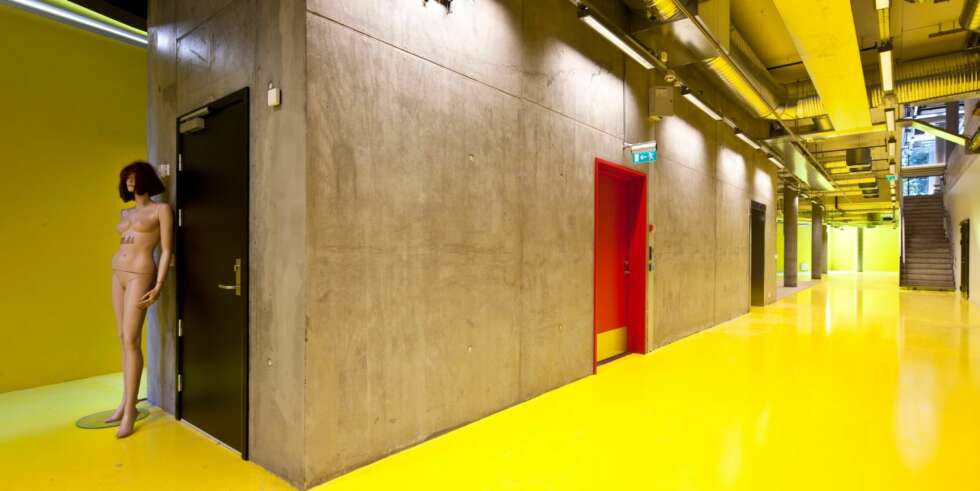 FARGESTERKT: Bruken av sterke farger preger Westerdahls kommunikasjonshøyskole. FARGESTERKT: Bruken av sterke farger preger Westerdahls kommunikasjonshøyskole.