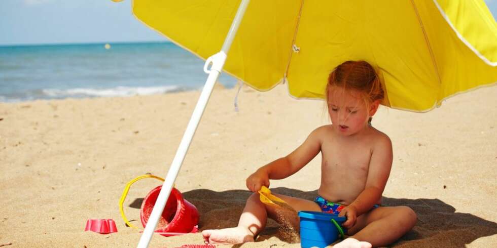 MILJØVENNLIG SOMMER: Tenk hva som finnes i nærmiljøet. Det er ikke mye som skal til for å tilfredsstille barnet. MILJØVENNLIG SOMMER: Tenk hva som finnes i nærmiljøet. Det er ikke mye som skal til for å tilfredsstille barnet.