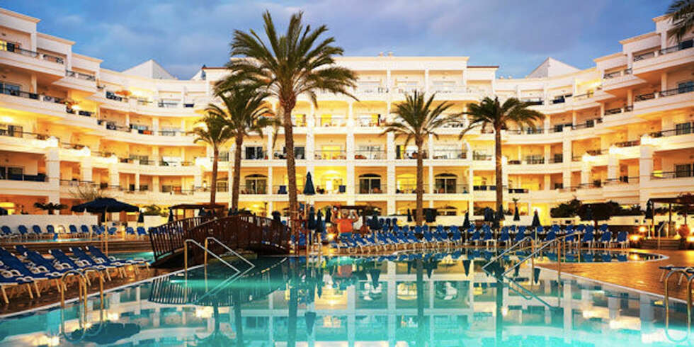 SOL OG VARME: Ved å velge de riktige hotellene, kan du enkelt spare minimum halvparten av voksenpris når du tar med barnet ditt. SOL OG VARME: Ved å velge de riktige hotellene, kan du enkelt spare minimum halvparten av voksenpris når du tar med barnet ditt.