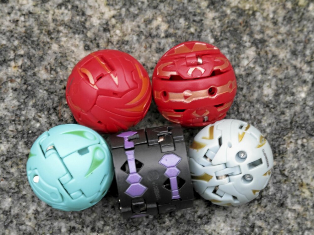 I ALLE FARGER: Bakugan samles på av barn i førskole- og skolealder. Noen blir slanger, andre figurer når de åpner seg. I ALLE FARGER: Bakugan samles på av barn i førskole- og skolealder. Noen blir slanger, andre figurer når de åpner seg.