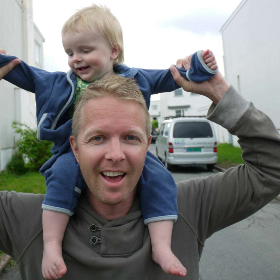 UNIKT: - Ola blir ett år nå. Pappapermen har gitt oss et flott samvær jeg aldri ville vært foruten, sier Lars-Einar Petterson. UNIKT: - Ola blir ett år nå. Pappapermen har gitt oss et flott samvær jeg aldri ville vært foruten, sier Lars-Einar Petterson.