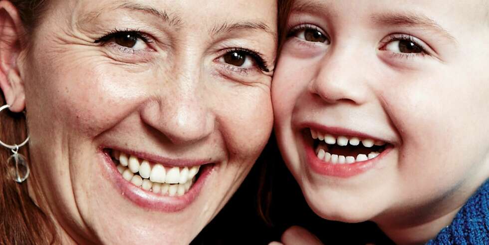 MAMMAS GODGUTT: Mamma Agneta er opptatt av at Adrian (4) har en mest mulig normal hverdag trass i den alvorlige diagnosen. MAMMAS GODGUTT: Mamma Agneta er opptatt av at Adrian (4) har en mest mulig normal hverdag trass i den alvorlige diagnosen.
