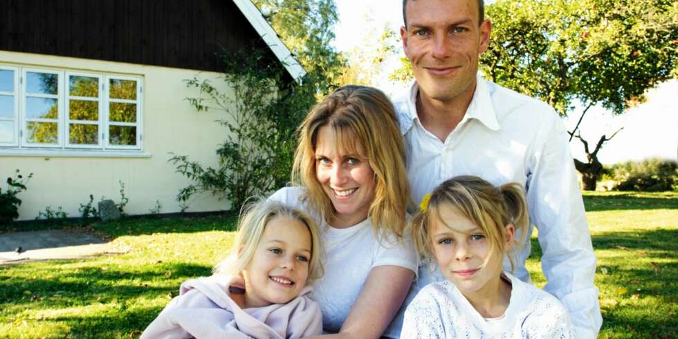 VÆR GODE ROLLEMODELLER: Barn lærer av det de ser at foreldrene gjør, ikke av det de sier. Så vis at dere har styring på familieøkonomien! VÆR GODE ROLLEMODELLER: Barn lærer av det de ser at foreldrene gjør, ikke av det de sier. Så vis at dere har styring på familieøkonomien!