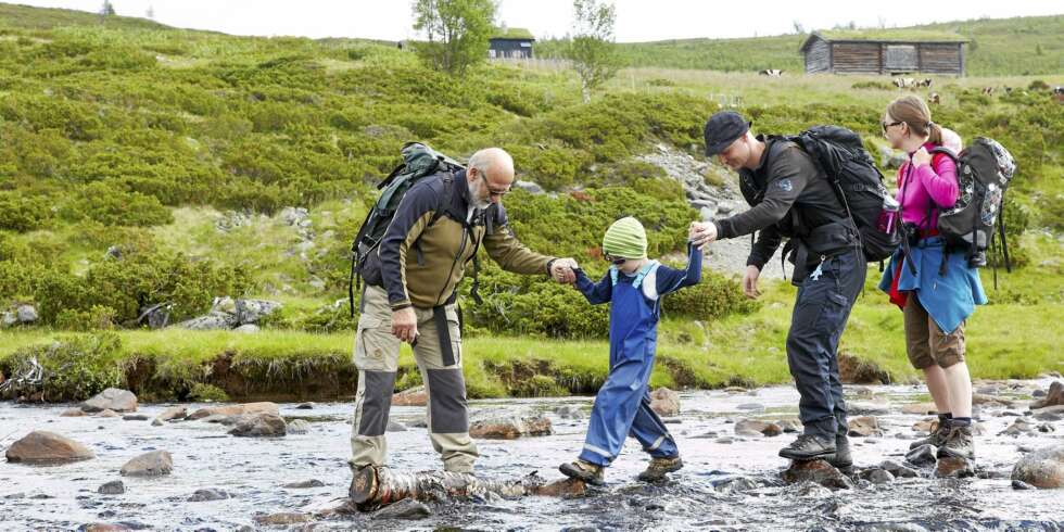 BALANSEKUNST: Å gå i fjellet gir langt bedre motorisk trening enn å løpe rundt på en sandstrand i Syden. BALANSEKUNST: Å gå i fjellet gir langt bedre motorisk trening enn å løpe rundt på en sandstrand i Syden.