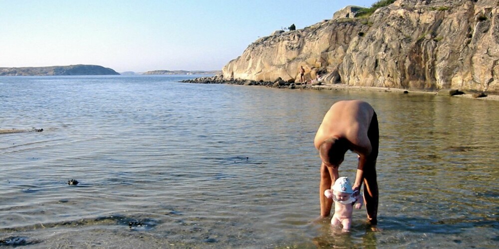 PINNÖ: Fin strand for lek og svømmetrening. Her er det også gode fortøyningsmuligheter. PINNÖ: Fin strand for lek og svømmetrening. Her er det også gode fortøyningsmuligheter.