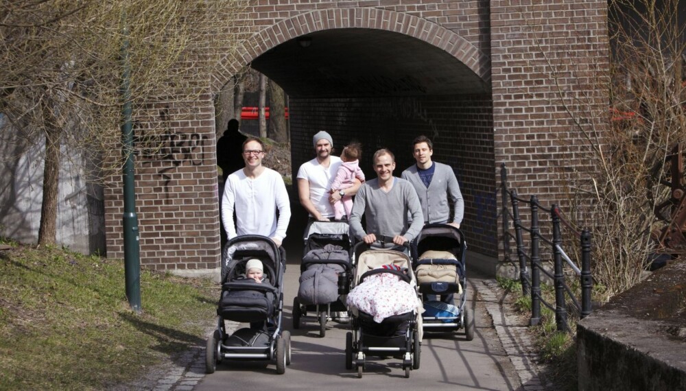IKKE TIL Å KOMME FORBI: Anders (33, t.v.), Joakim (36), Ole Morten (31) og Christian (31) er den nye barnevognmafiaen. IKKE TIL Å KOMME FORBI: Anders (33, t.v.), Joakim (36), Ole Morten (31) og Christian (31) er den nye barnevognmafiaen.