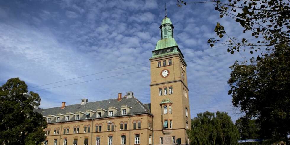 NYTT SYKEHUS: Fødeavdelingene på Ullevål sykehus og Riskhospitalet kan bli slått sammen til en stor avdeling. NYTT SYKEHUS: Fødeavdelingene på Ullevål sykehus og Riskhospitalet kan bli slått sammen til en stor avdeling.