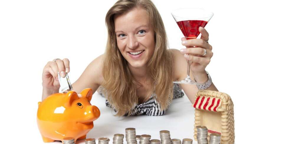 ENDELIG FERIEPENGER: I juni får de fleste av oss utbetalt feriepengene. ENDELIG FERIEPENGER: I juni får de fleste av oss utbetalt feriepengene.