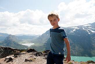 FARS FAVORITTUTSIKT: ned mot det fantastiske elvedeltaet i Leirungsdalen. FARS FAVORITTUTSIKT: ned mot det fantastiske elvedeltaet i Leirungsdalen.