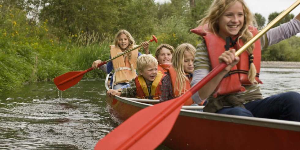 UTE I SKOG OG MARK: Er dere en typisk teltfamilie så kan en kanotur i innsjøen kanskje friste? UTE I SKOG OG MARK: Er dere en typisk teltfamilie så kan en kanotur i innsjøen kanskje friste?