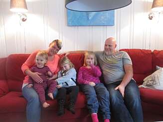 TRE SMÅ: Overgangen fra én til to var større enn overgangen fra to til tre, synes Barbro og Tormod. TRE SMÅ: Overgangen fra én til to var større enn overgangen fra to til tre, synes Barbro og Tormod.