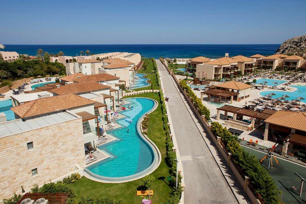RODOS: Spytter du i litt ekstra, kan du bo i en premium seaside-leilighet på Blue Village Atlantica Aegean Park. Med terrasse rett ut til bassenget. RODOS: Spytter du i litt ekstra, kan du bo i en premium seaside-leilighet på Blue Village Atlantica Aegean Park. Med terrasse rett ut til bassenget.