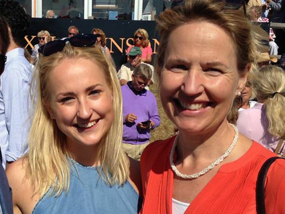 SAMMEN: Anna Starberg i Barnekreftforeningen syntes det var viktig at datteren Victoria fikk riktig informasjon da hun som liten jente fikk kreft. SAMMEN: Anna Starberg i Barnekreftforeningen syntes det var viktig at datteren Victoria fikk riktig informasjon da hun som liten jente fikk kreft.