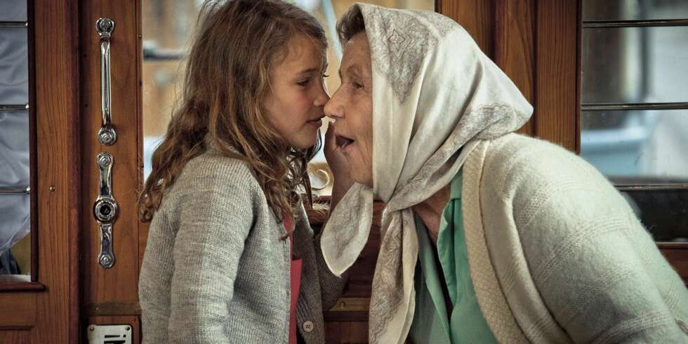 MORMOR ER BEST: Mormor og de åtte ungene har kinopremiere 16. august - og vi trekker fire heldige vinnere som får hver sin gavepakke til en verdi av 1000 kroner fra Nordisk Film. MORMOR ER BEST: Mormor og de åtte ungene har kinopremiere 16. august - og vi trekker fire heldige vinnere som får hver sin gavepakke til en verdi av 1000 kroner fra Nordisk Film.
