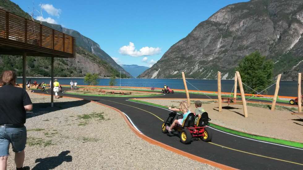 AKTIV FERIE: Motorikkparken i Lærdal er moro for alle som liker å være aktive. AKTIV FERIE: Motorikkparken i Lærdal er moro for alle som liker å være aktive.