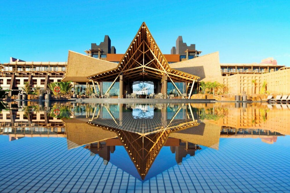 GRAN CANARIA: Senk skuldrene og la både store og små nyte ferien på dette luksushotellet på feriefavoritten Gran Canaria. FOTO: Hotels.com GRAN CANARIA: Senk skuldrene og la både store og små nyte ferien på dette luksushotellet på feriefavoritten Gran Canaria. FOTO: Hotels.com