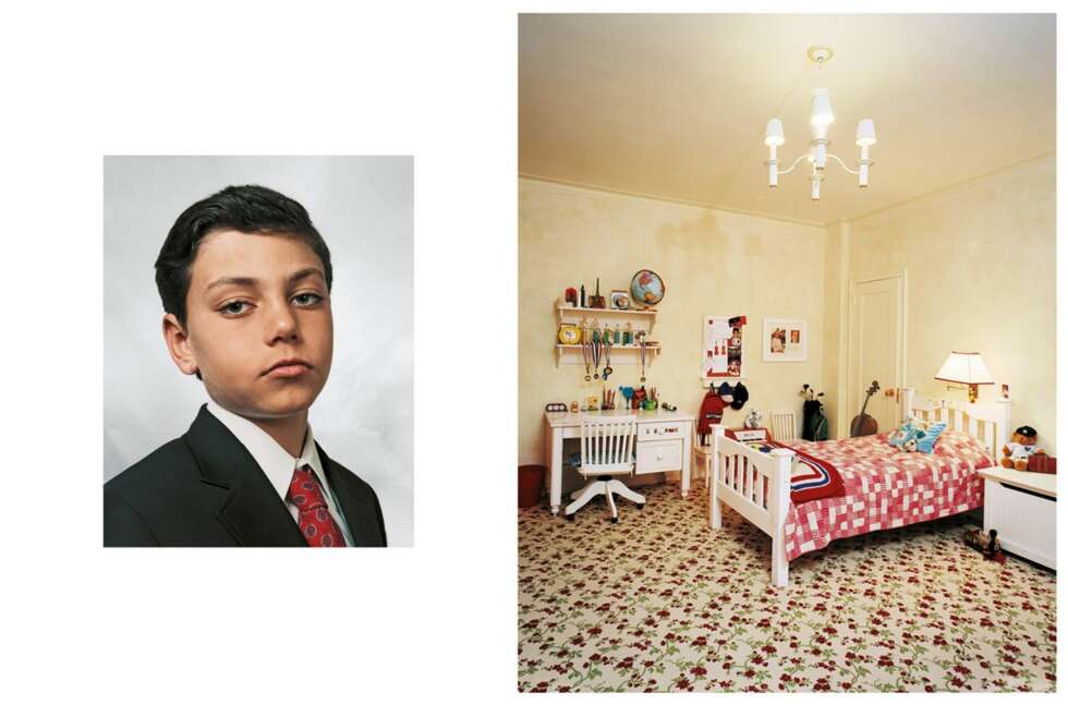 USA: Jaime er ni år gammel og bor i en stor toppleilighet på Fifth Avenue i New York. Familien hans eier også luksusboliger i Spania og på Long Island. Jaime går på en dyr privatskole, og driver med svømming og judo. På fritiden liker han å spille cello og å sjekke finansene sine på Citibanks nettside. Han vil bli advokat når han blir voksen. USA: Jaime er ni år gammel og bor i en stor toppleilighet på Fifth Avenue i New York. Familien hans eier også luksusboliger i Spania og på Long Island. Jaime går på en dyr privatskole, og driver med svømming og judo. På fritiden liker han å spille cello og å sjekke finansene sine på Citibanks nettside. Han vil bli advokat når han blir voksen.
