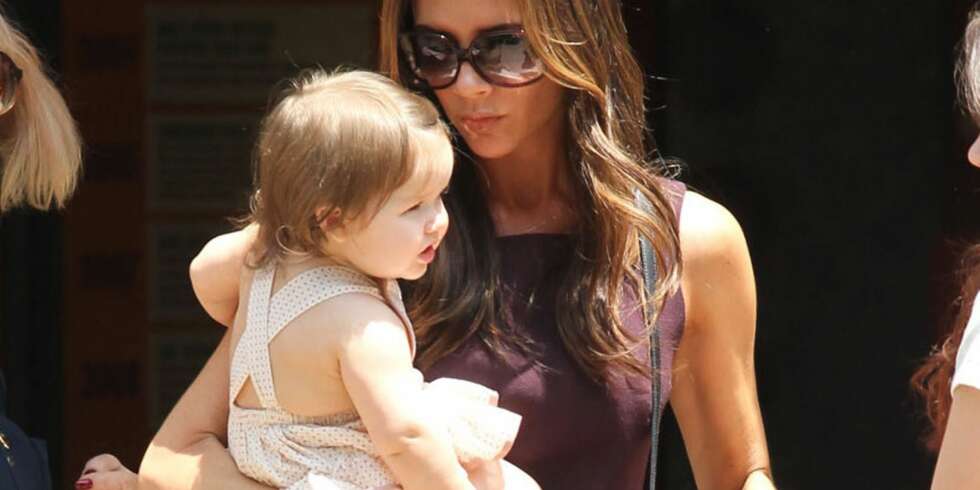 FIREBARNSMOR: Victoria Beckham startet tidlig og har rukket å få fire barn på 13 år. FIREBARNSMOR: Victoria Beckham startet tidlig og har rukket å få fire barn på 13 år.