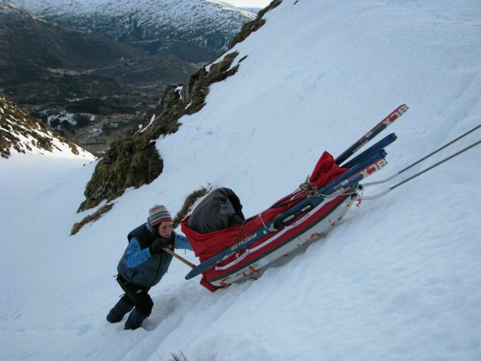 TUNG LAST: Pulken er lastet med nærmere 200 kg bagasje på turen til Baffin island. Den lille familien skal være borte i fem uker. TUNG LAST: Pulken er lastet med nærmere 200 kg bagasje på turen til Baffin island. Den lille familien skal være borte i fem uker.