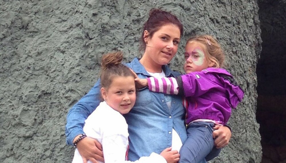 TRE HELDIGE DAMER: Hege Kristin (30) er alenemamma for døtrene Nora Sofie (5) og Sara Johanne (9). Nå kan de kose seg med et gavekort på 10 000 kroner fra Lindex. TRE HELDIGE DAMER: Hege Kristin (30) er alenemamma for døtrene Nora Sofie (5) og Sara Johanne (9). Nå kan de kose seg med et gavekort på 10 000 kroner fra Lindex.