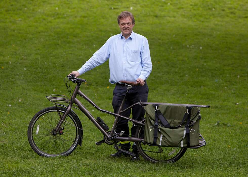 Olav har solgt bilen og sykler nå på en Trek Transport. Olav har solgt bilen og sykler nå på en Trek Transport.