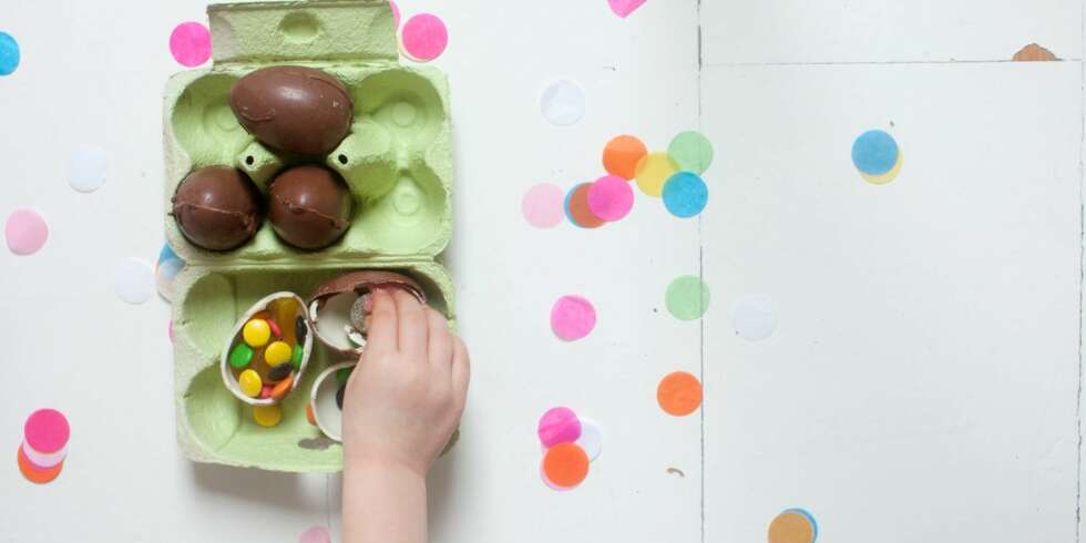 - Fylte kinderegg er supergodt, fordi vi har laget dem selv, sier Filippa. - Fylte kinderegg er supergodt, fordi vi har laget dem selv, sier Filippa.