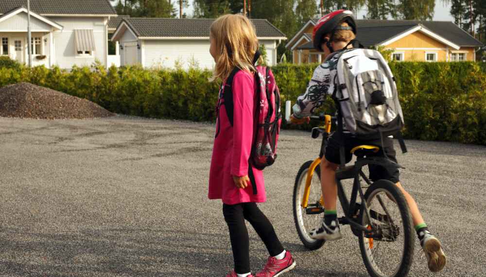 SYKLE ELLER GÅ: Noen er klar før andre, men sjekk blant annet trygghet, skolevei, ferdigheter og hvor utviklet barnet er før du slipper det løs alene. SYKLE ELLER GÅ: Noen er klar før andre, men sjekk blant annet trygghet, skolevei, ferdigheter og hvor utviklet barnet er før du slipper det løs alene.