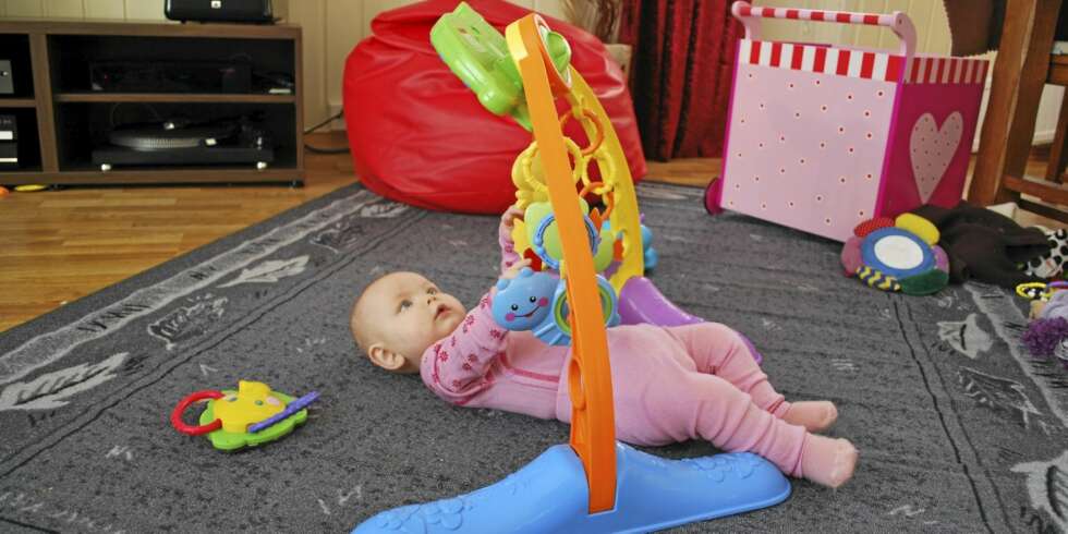VELTET: Dette lekestativet for babyer veltet over Alva Emilie (nå 6 mnd). VELTET: Dette lekestativet for babyer veltet over Alva Emilie (nå 6 mnd).