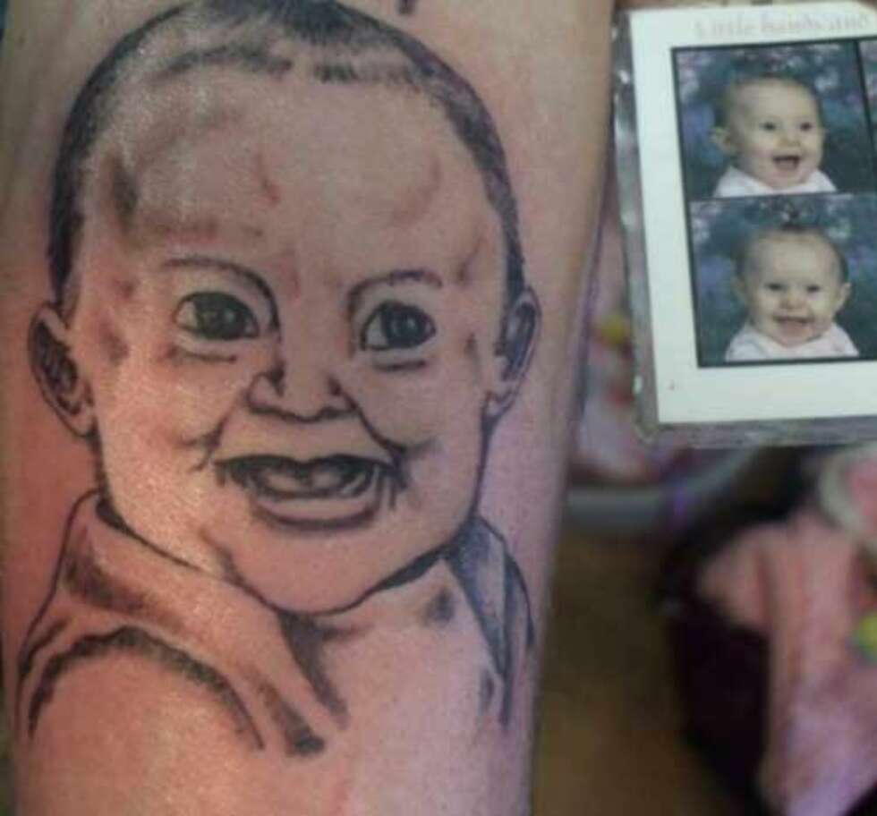 STREKTEGNING: Hvis fotografiet ikke er tatt midt i økten, håper vi vedkommende har fått en cover up eller at bildet lyver. STREKTEGNING: Hvis fotografiet ikke er tatt midt i økten, håper vi vedkommende har fått en cover up eller at bildet lyver.