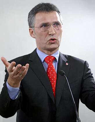 PAPPA-PERM: Statsminister Jens Stoltenberg ønsker at alle babyer skal få hjemmetid med far. PAPPA-PERM: Statsminister Jens Stoltenberg ønsker at alle babyer skal få hjemmetid med far.