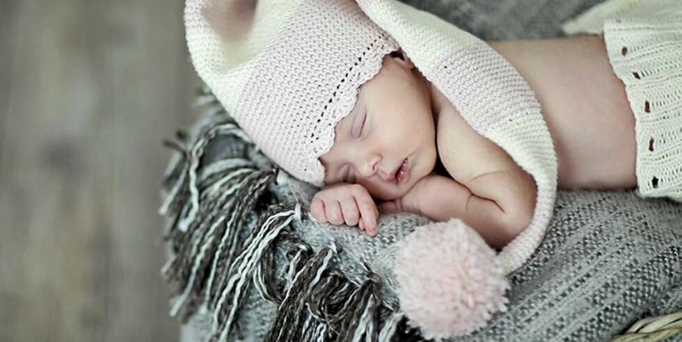 BABYFOTOGRAFERING: Denne roen som alle føler når de ser et lite nyfødt barn sove er det jeg vil oppnå med bildene jeg tar, sier fotograf Tanja Myrbråten. BABYFOTOGRAFERING: Denne roen som alle føler når de ser et lite nyfødt barn sove er det jeg vil oppnå med bildene jeg tar, sier fotograf Tanja Myrbråten.