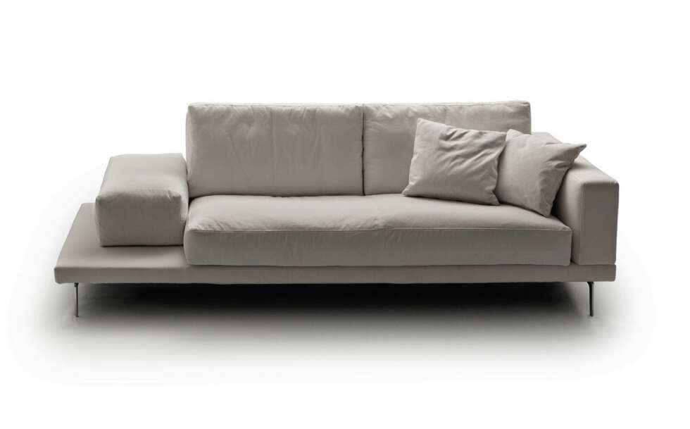 NY LINK. Blant årets nyheter i Milano er sofaen Link som du kan få både i tekstil eller skinn, vibieffe.com NY LINK. Blant årets nyheter i Milano er sofaen Link som du kan få både i tekstil eller skinn, vibieffe.com