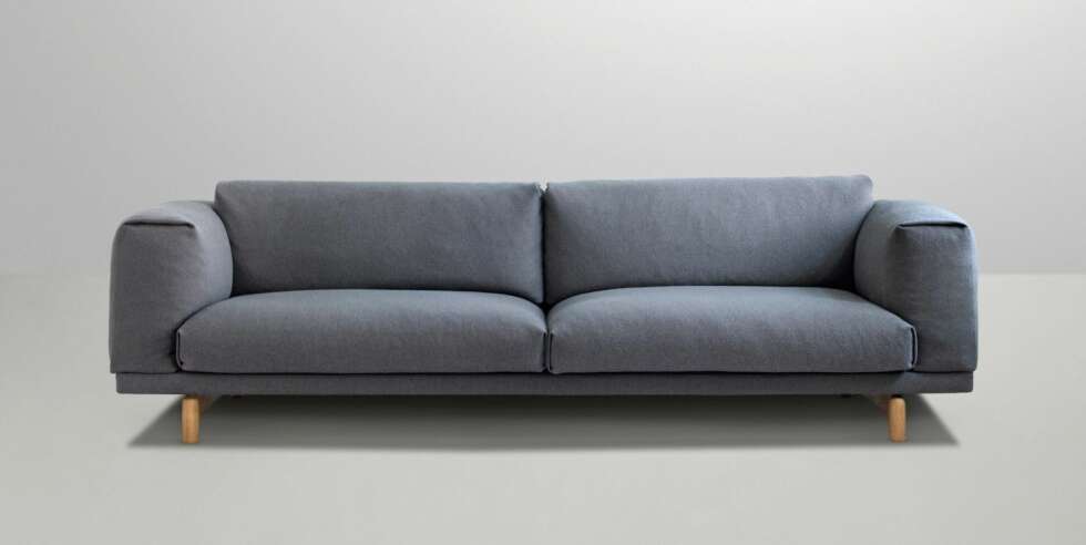 MYK, MYK. Sofaen Rest er kjempemyk, designet av Espen Voll for Muuto. MYK, MYK. Sofaen Rest er kjempemyk, designet av Espen Voll for Muuto.