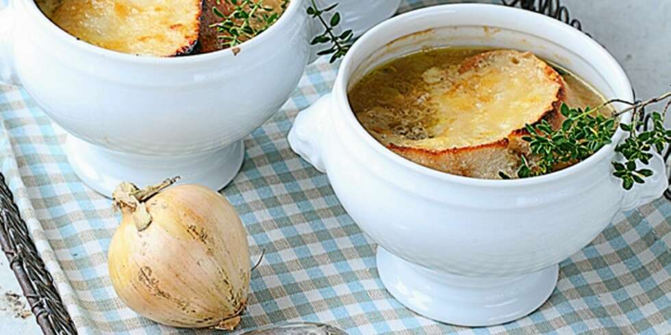SOMMERSUPPE: En løksuppe gjør seg godt om sommeren, så kall det ikke høstmat! SOMMERSUPPE: En løksuppe gjør seg godt om sommeren, så kall det ikke høstmat!