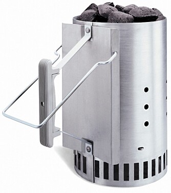 GRILLSTARTER: Ekspertene anbefaler grillstarter som du finner i de store byggevarehusene. Du trenger ikke å velge den dyreste. Modellen som er avbildet her er fra Weber. GRILLSTARTER: Ekspertene anbefaler grillstarter som du finner i de store byggevarehusene. Du trenger ikke å velge den dyreste. Modellen som er avbildet her er fra Weber.