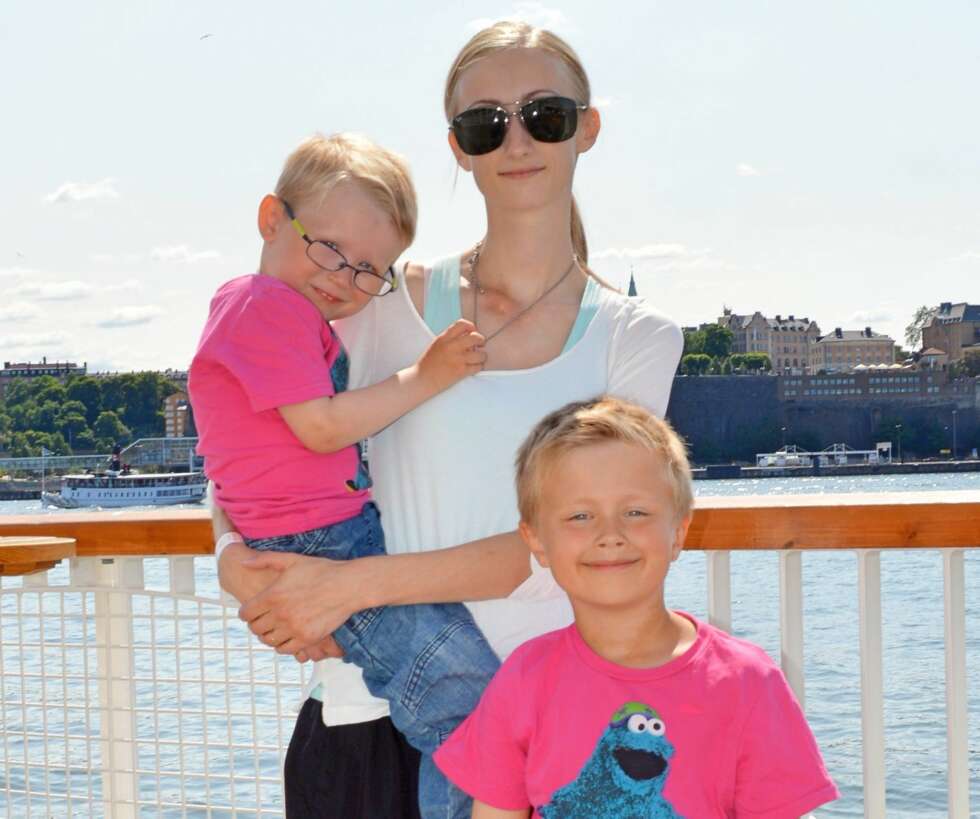 FLINK STOREBROR: Mamma Yvonne skryter av innstillingen til storebror Patrick (8). Han stiller alltid opp for lillebroren. Foreldrene prøver å sette av litt tid sammen med bare han av og til. Også flinke storebrødre trenger alenetid med foreldrene en gang i blant. FLINK STOREBROR: Mamma Yvonne skryter av innstillingen til storebror Patrick (8). Han stiller alltid opp for lillebroren. Foreldrene prøver å sette av litt tid sammen med bare han av og til. Også flinke storebrødre trenger alenetid med foreldrene en gang i blant.
