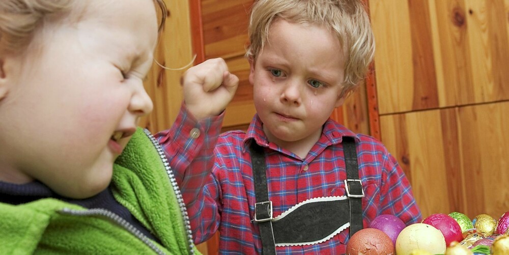 KRANGLER: Når familien lever tettere på hverandre enn til vanlig, kan det fort bli litt ekstra krangling. KRANGLER: Når familien lever tettere på hverandre enn til vanlig, kan det fort bli litt ekstra krangling.