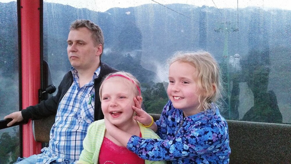 MINNER FOR LIVET: Isabella og søsteren Elisabeth har med seg mange gode minner hjem fra drømmereisen til Vietnam. MINNER FOR LIVET: Isabella og søsteren Elisabeth har med seg mange gode minner hjem fra drømmereisen til Vietnam.