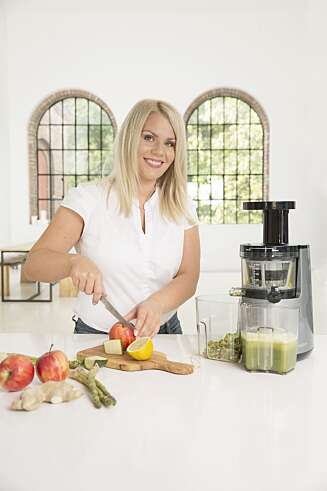 JUICER: Carina Hultin Dahlman gir tips til juicing i tiden etter fødsel. JUICER: Carina Hultin Dahlman gir tips til juicing i tiden etter fødsel.