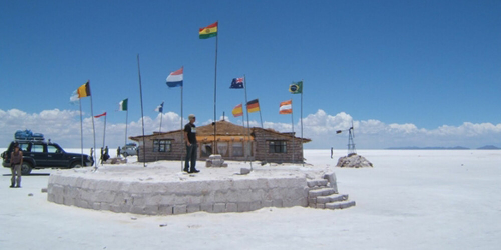 SÅ LANGT ØYET KAN SE: Her sover du midt på Bolivias store saltsletter. SÅ LANGT ØYET KAN SE: Her sover du midt på Bolivias store saltsletter.