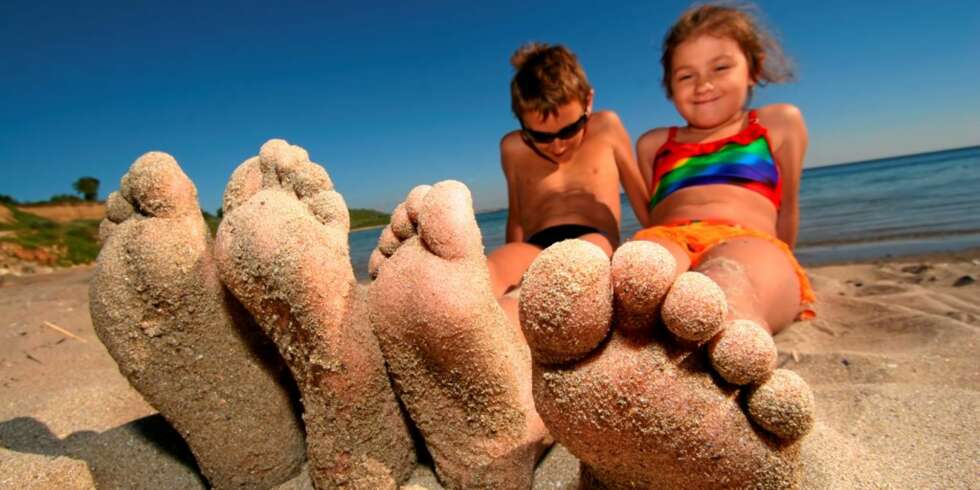 VILLE HA SOL: Mange nordmenn ville garantere seg for å få sol og sand mellom tærne i år, derfor valgte rekordmange å reise sydover i juli. VILLE HA SOL: Mange nordmenn ville garantere seg for å få sol og sand mellom tærne i år, derfor valgte rekordmange å reise sydover i juli.