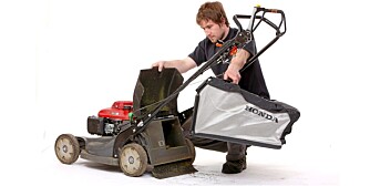 OPPSAMLER: Er gresset langt bør du bruke oppsamler. OPPSAMLER: Er gresset langt bør du bruke oppsamler.