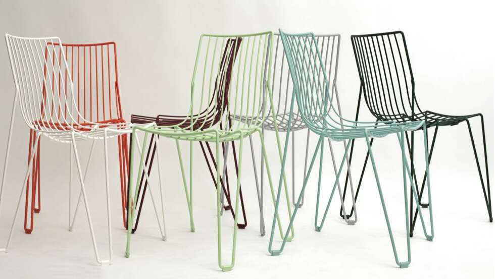 PLASTKLEDD WIRE: Tio Chair fra Massproductions koster kr 2250 og føres av Euklides. PLASTKLEDD WIRE: Tio Chair fra Massproductions koster kr 2250 og føres av Euklides.