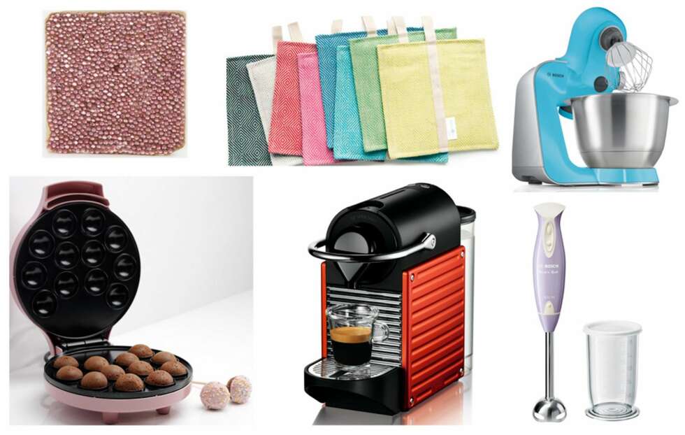 TIL HENNES KJØKKEN: Flis eller gryteunderlag: Re-Use kr 249 Grytekluter: Växbo Lin kr 185 Kjøkkenmaskin: Bosch MUM54520 kr 3390 Cakepop jern: Christiania Glasmagasin kr 299 Kaffemaskin: Nespresso Pixi kr 1199Stavmikser: Bosch mAL kr 399 TIL HENNES KJØKKEN: Flis eller gryteunderlag: Re-Use kr 249 Grytekluter: Växbo Lin kr 185 Kjøkkenmaskin: Bosch MUM54520 kr 3390 Cakepop jern: Christiania Glasmagasin kr 299 Kaffemaskin: Nespresso Pixi kr 1199Stavmikser: Bosch mAL kr 399